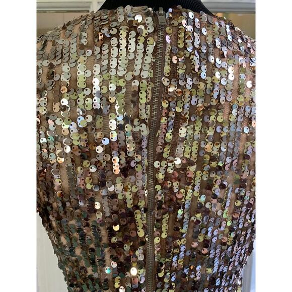 Forever 21 Gold Sequined Bodycon Short Sleeved Holiday Evening Dress size Medium - Picture 6 of 8